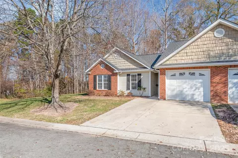 112 Dujon Ct, Mount Holly, NC 28120