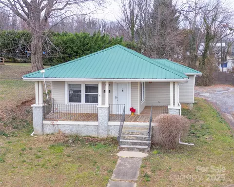 175 Blue Ridge St, Marion, NC 28752