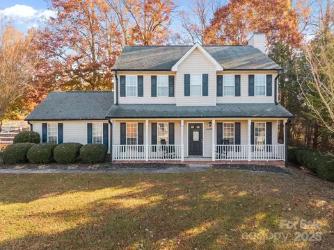 135 Shade Tree Cir, Fort Mill, SC 29715