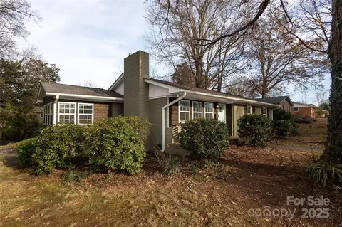 3801 Sudbury Rd, Charlotte, NC 28205