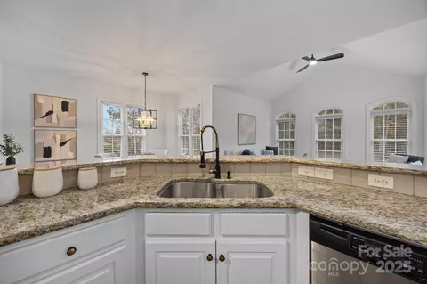 Kitchen - 7909 Bay Pointe Dr, Denver, NC 28037 photo 6 of 6