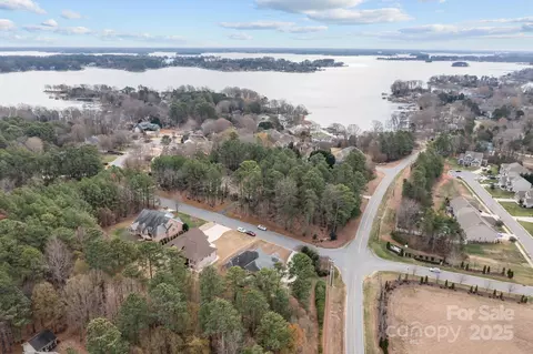 View/Area - 7909 Bay Pointe Dr, Denver, NC 28037 photo 1 of 3