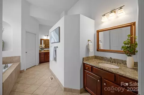 Bath - 7909 Bay Pointe Dr, Denver, NC 28037 photo 1 of 6