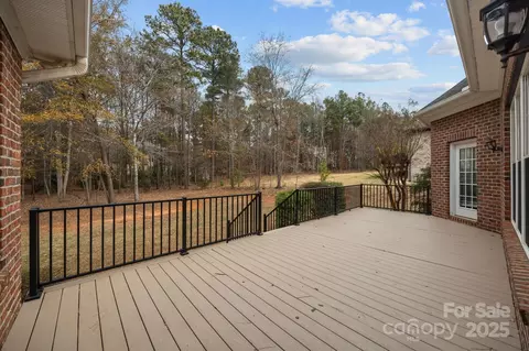 Exterior - 7909 Bay Pointe Dr, Denver, NC 28037 photo 1 of 3