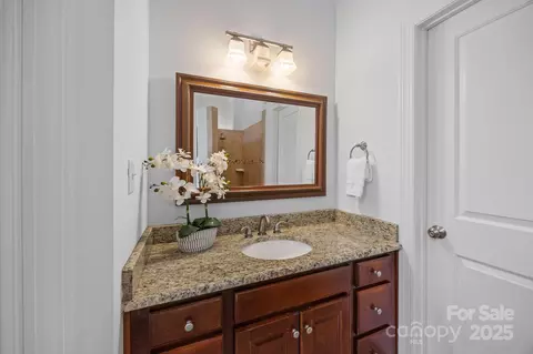 Bath - 7909 Bay Pointe Dr, Denver, NC 28037 photo 2 of 6