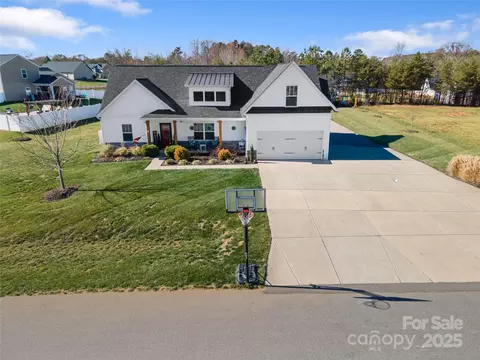 525 Amanda Faith Ln, Mount Holly, NC 28120