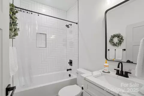 Bath - 494 E 22nd St, Kannapolis, NC 28083 photo 2 of 2