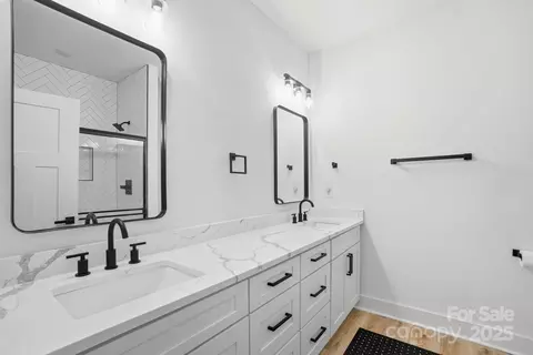 Bath - 494 E 22nd St, Kannapolis, NC 28083 photo 1 of 2