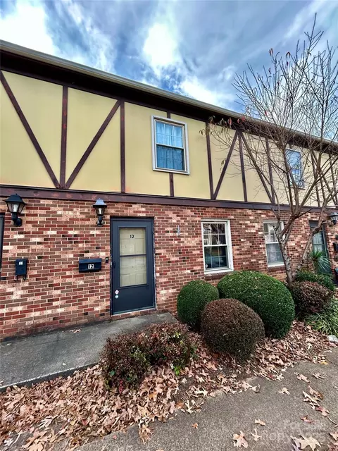 1335 12th Street Nw 12 Dr NW #12, Hickory, NC 28601