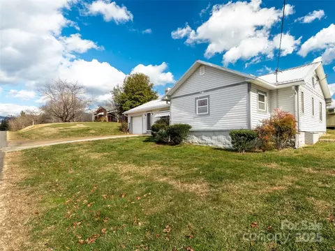 82 Morgan St, Canton, NC 28716 photo 3
