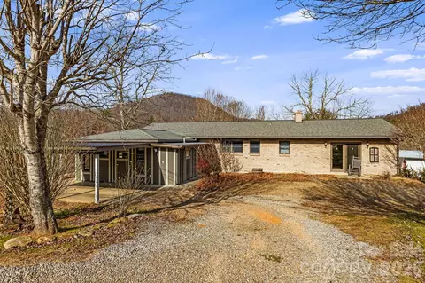 197 Roland Hill Rd, Burnsville, NC 28714