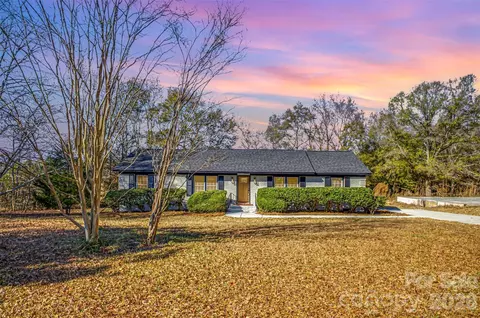 211 Ole Simpson Pl, Catawba, SC 29704
