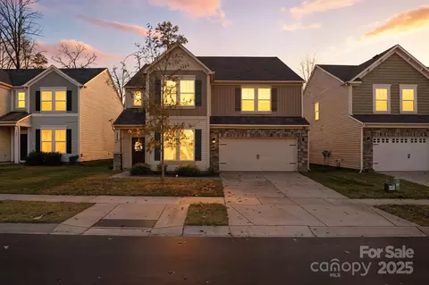 8220 Hudson Forest Dr, Charlotte, NC 28269