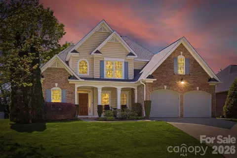 1740 30th Avenue Ne Dr NE, Hickory, NC 28601