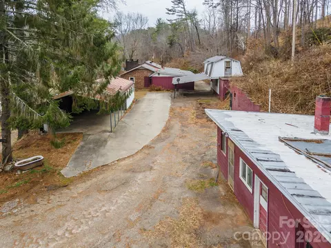 River Lane, Canton, NC 28716
