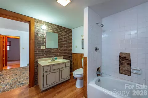 Bath - River Lane, Canton, NC 28716 photo 3 of 4