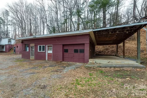Exterior - River Lane, Canton, NC 28716 photo 4 of 7