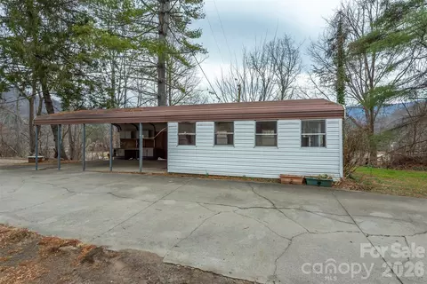 Exterior - River Lane, Canton, NC 28716 photo 6 of 7