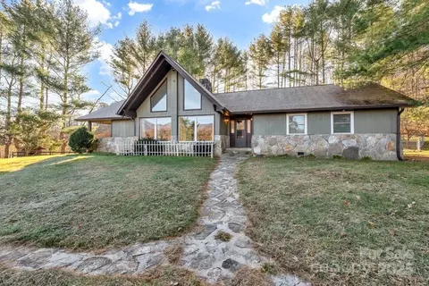 307 Minnie Ln, Bakersville, NC 28705