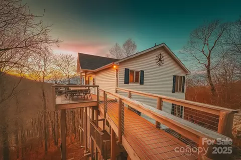 114 Spruce Hollow Rd, Beech Mountain, NC 28604