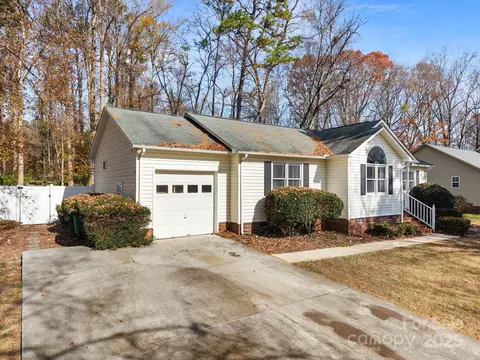 240 Proctor Dr, Salisbury, NC 28147 photo 4