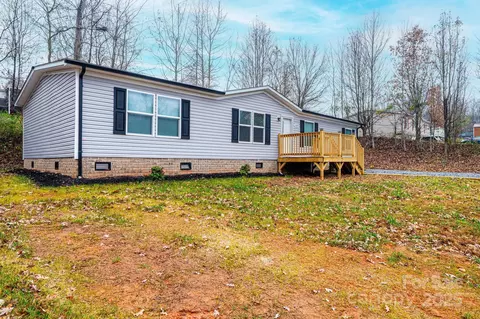 3173 Bear Trail Dr, Lenoir, NC 28645