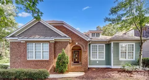 21307 Island Forest Dr, Cornelius, NC 28031