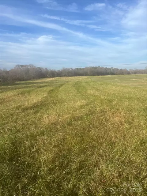 2322 Mccraw Rd, Mooresboro, NC 28114