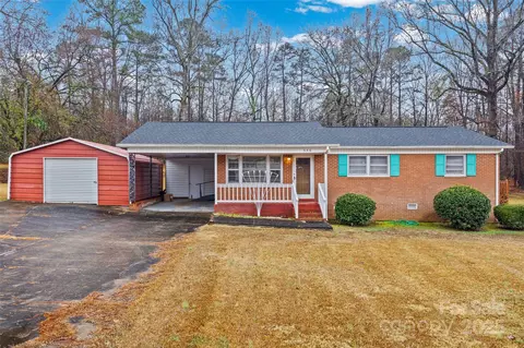 546 Foster Heights Dr, Lancaster, SC 29720