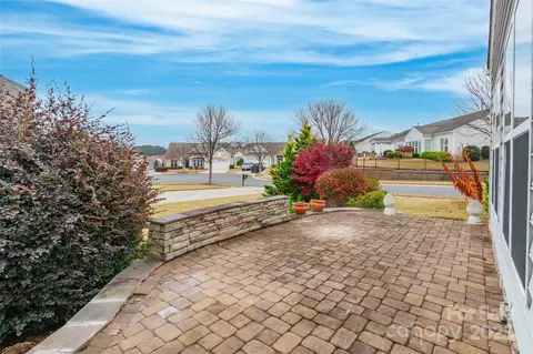 Exterior - 2050 Yellowstone Dr, Fort Mill, SC 29707 photo 4 of 7