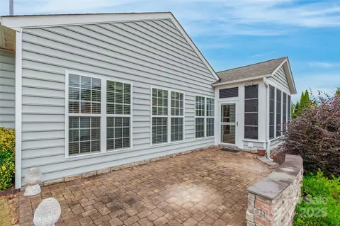 Exterior - 2050 Yellowstone Dr, Fort Mill, SC 29707 photo 6 of 7