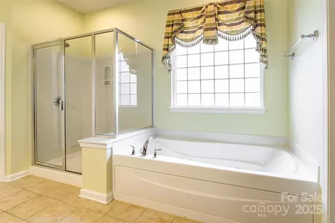 Bath - 2050 Yellowstone Dr, Fort Mill, SC 29707 photo 1 of 1