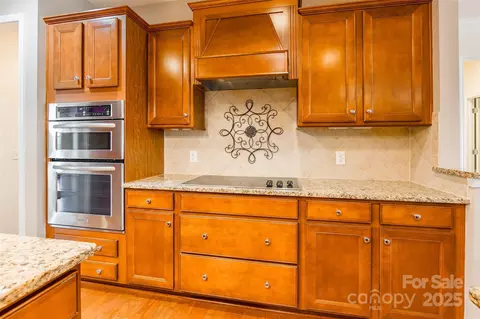 Kitchen - 2050 Yellowstone Dr, Fort Mill, SC 29707 photo 4 of 7