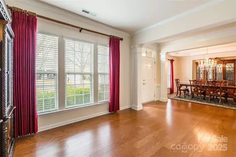Living - 2050 Yellowstone Dr, Fort Mill, SC 29707 photo 3 of 11