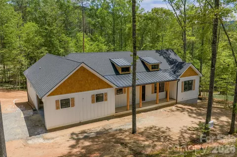 20 Nature Walk Ln, Etowah, NC 28739