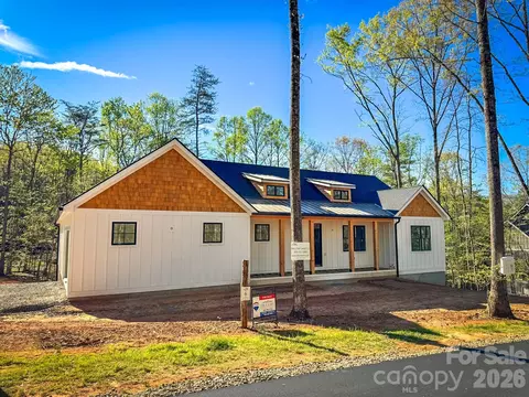 20 Nature Walk Ln, Etowah, NC 28739