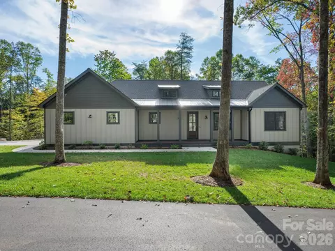 20 Nature Walk Ln, Hendersonville, NC 28739