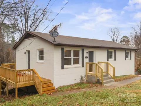 3272 Wilson Heights Dr, Hildebran, NC 28637