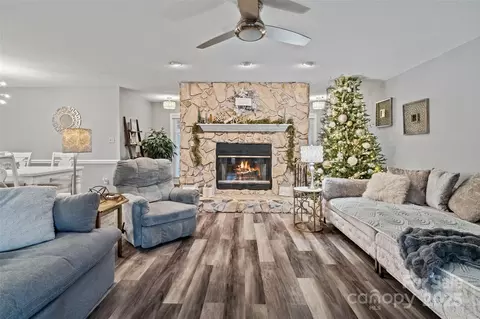 16144 Tana Tea Cir, Tega Cay, SC 29708 photo 4