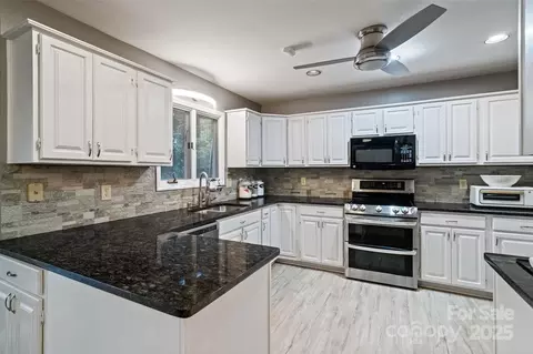 16144 Tana Tea Cir, Tega Cay, SC 29708 photo 6