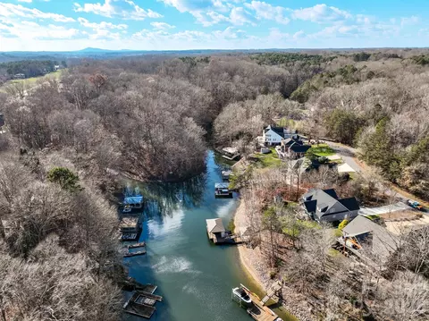 1090 N Saunders Dr, Catawba, NC 28609