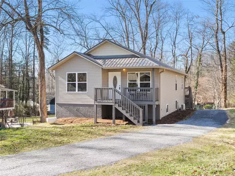 178 Locust Ct, Arden, NC 28704