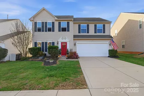 10913 Tailwater St, Davidson, NC 28036