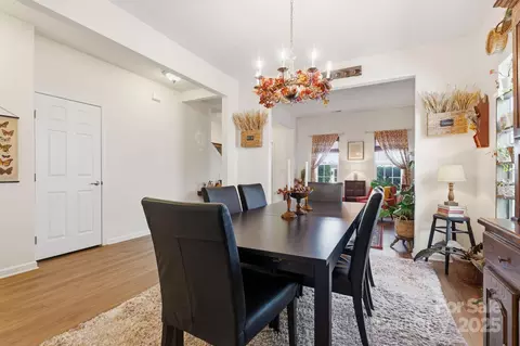 Dining - 10913 Tailwater St, Davidson, NC 28036 photo 2 of 4