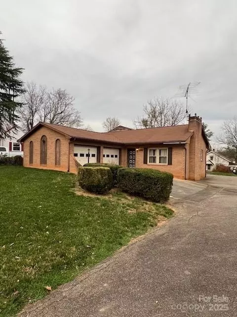 2820 Boone Trl, North Wilkesboro, NC 28659