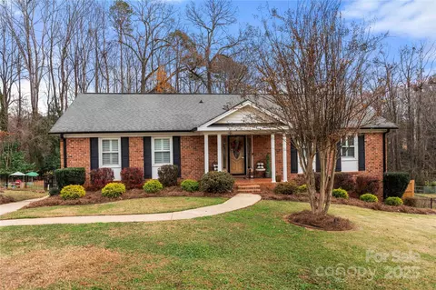 2010 Monticello Dr, Gastonia, NC 28056