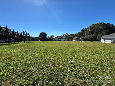 127 Donsdale Dr, Statesville, NC 28625