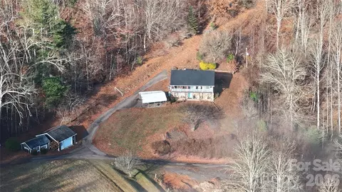707 Lickskillet Rd, Burnsville, NC 28714