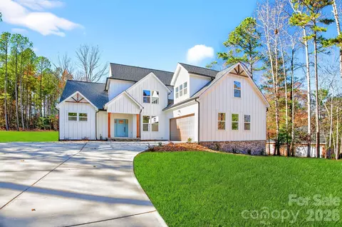 51 Windsor Dr, Taylorsville, NC 28681