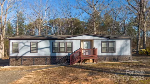 50 N Duncan Hill Ln, Taylorsville, NC 28681